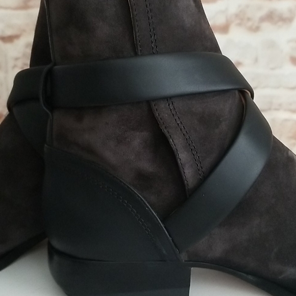 New Chloe 30mm Rylee Strap Bootie - Picture 8 of 10